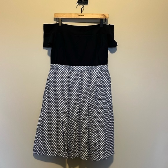 NWT Modcloth off the shoulder dress - Picture 4 of 11